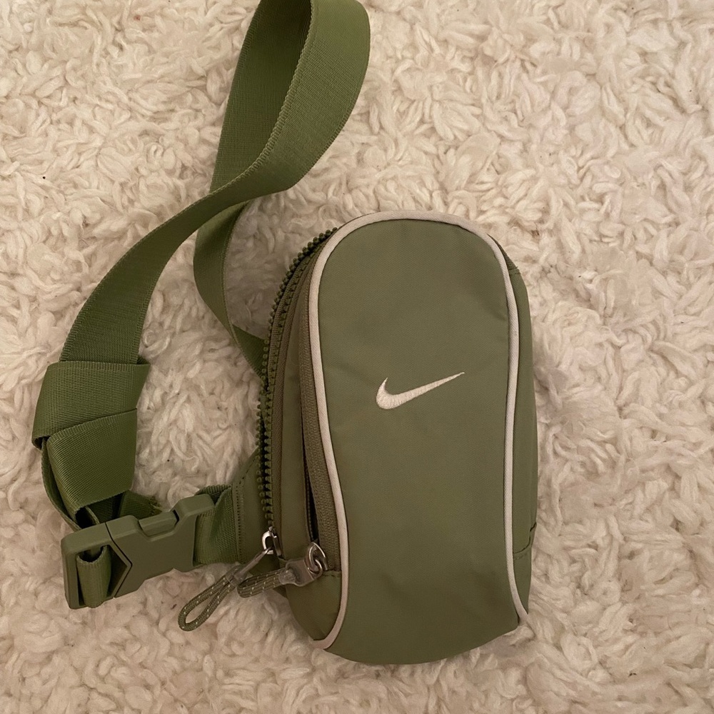 Nike cross body Fanny pack